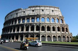 Мэр Рима ищет спонсоров на реконструкцию Колизея