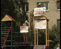 Борьба за двор жильцов привела к столкновению с милицией